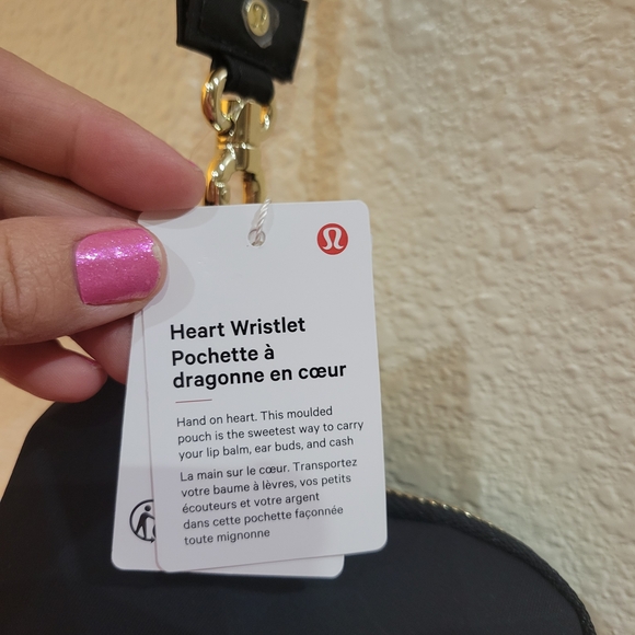 Lululemon Heart Wristlet In Black And Gold- NWT - Picture 13 of 14